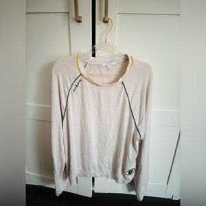 Wear by Erin Andrews Cream Long Sleeve Sweatshirt with packers Embroidery large